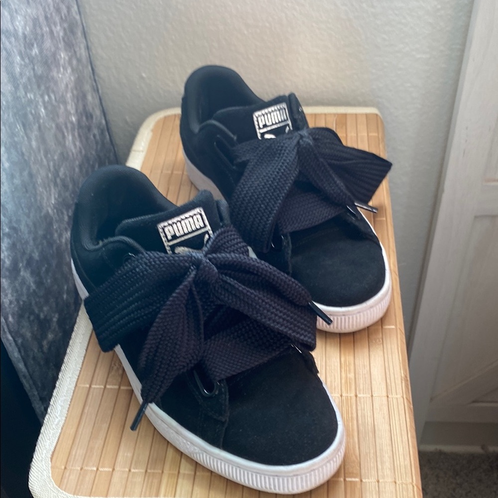 Puma Black Sneakers with Ribbon Laces